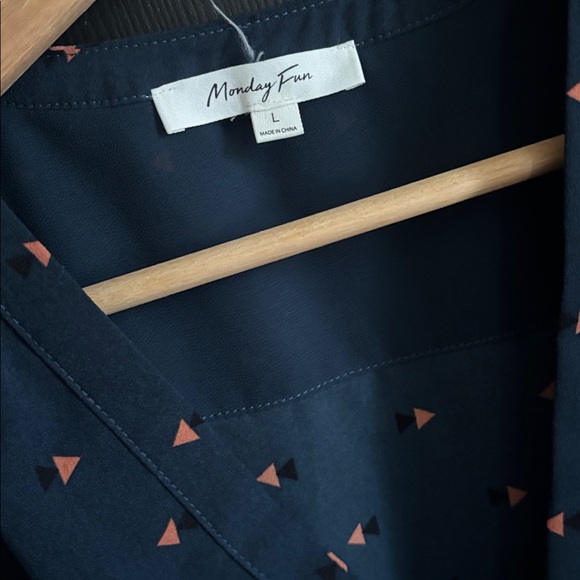 Funky Shell Top - Picture 2 of 2